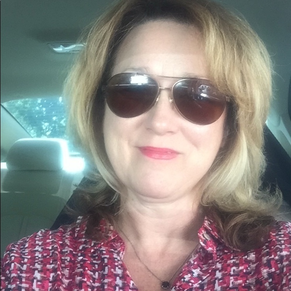 Meet your Posher, Melissa